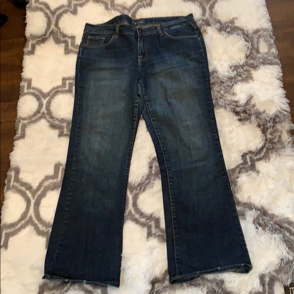 Vintage Bitten jeans 👖 - Picture 2 of 6